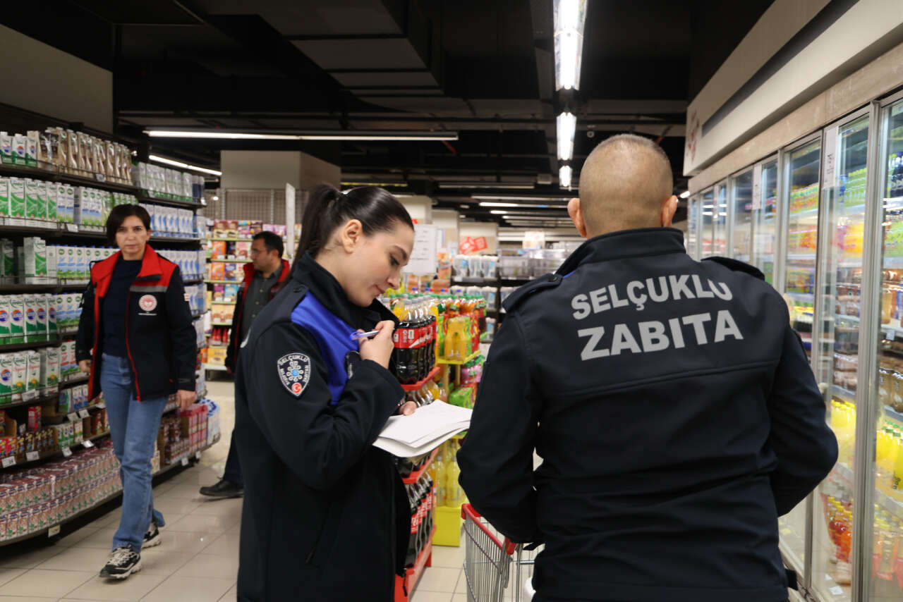 Selçuklu’da marketlere sıkı markaj! Vatandaşın cebi ve sağlığı korunacak 2